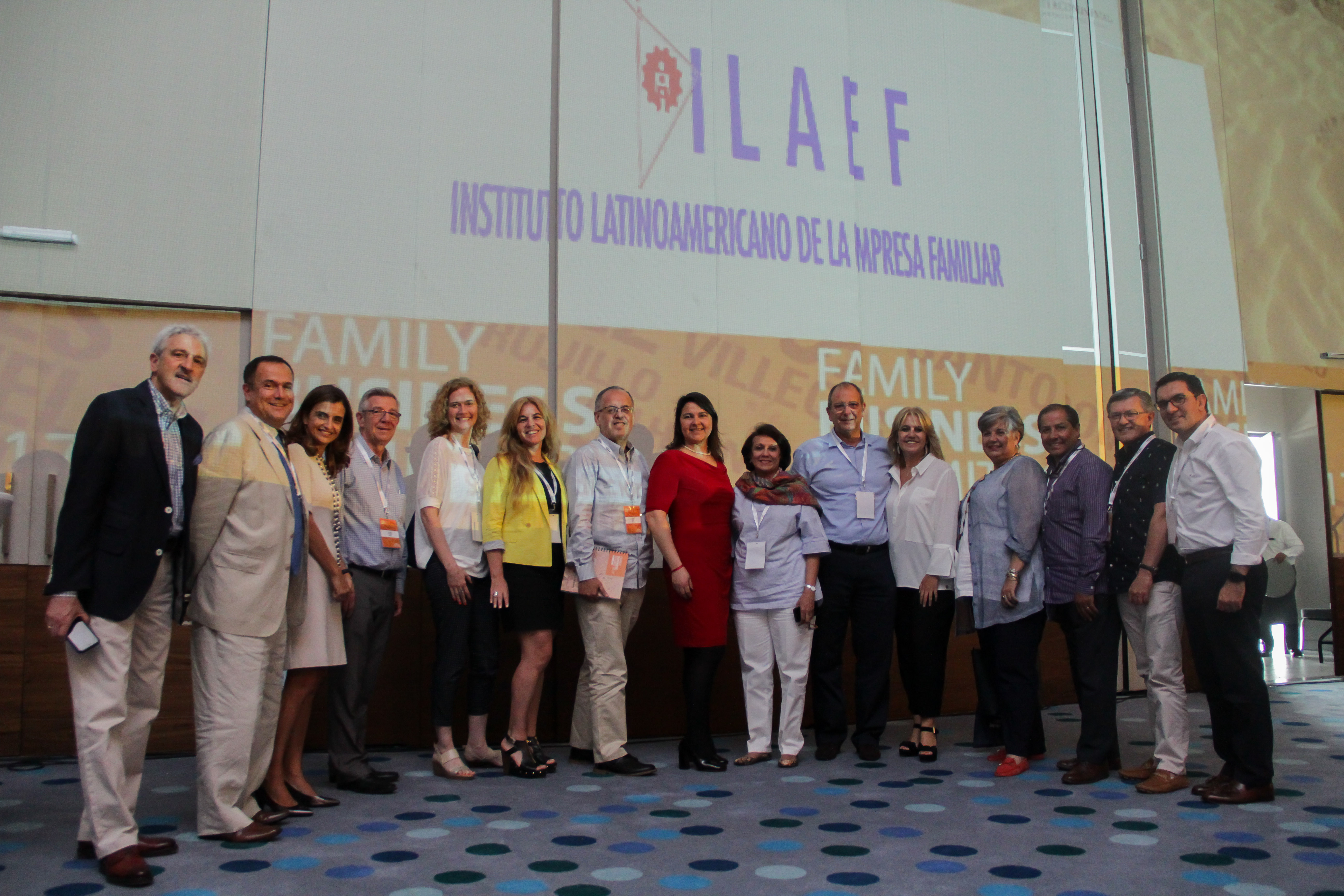 foto del grupo de autoridades del Instituto Latinoamericano de la Empresa Familiar
